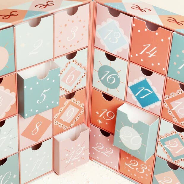 Lisa Angel - Vente Calendriers de l'avent - Remplissez votre propre calendrier de l'Avent en papier avec des nœuds de Noël.2