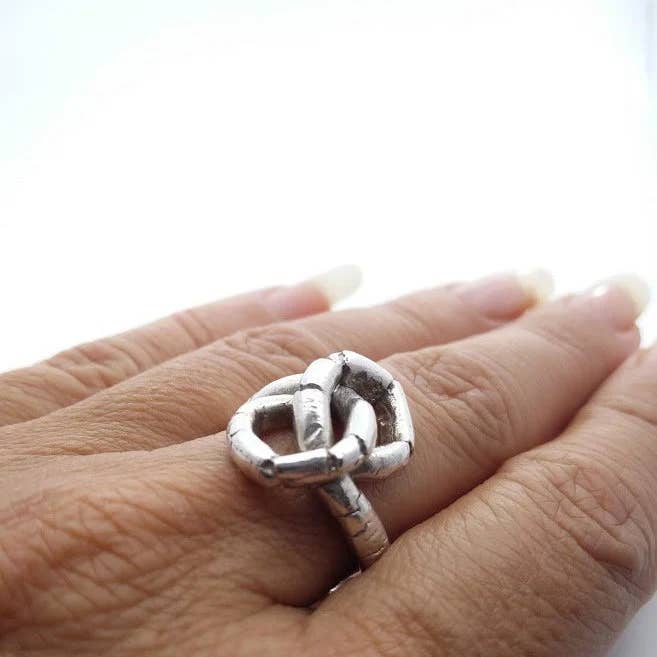 Infinity silver ring with message für den Großhandel von ArtBi Design