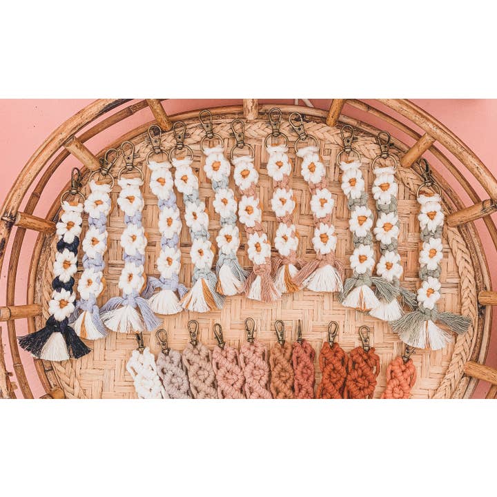 Sunset Macrame & Apparel – Porta-chaves - Mulher por atacado – Chaveiro Daisy Macrame/Chaveiro/Chaveiro Macrame1