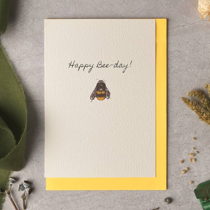Carte d'anniversaire Happy Bee Day pour la vente par byOliviaBell