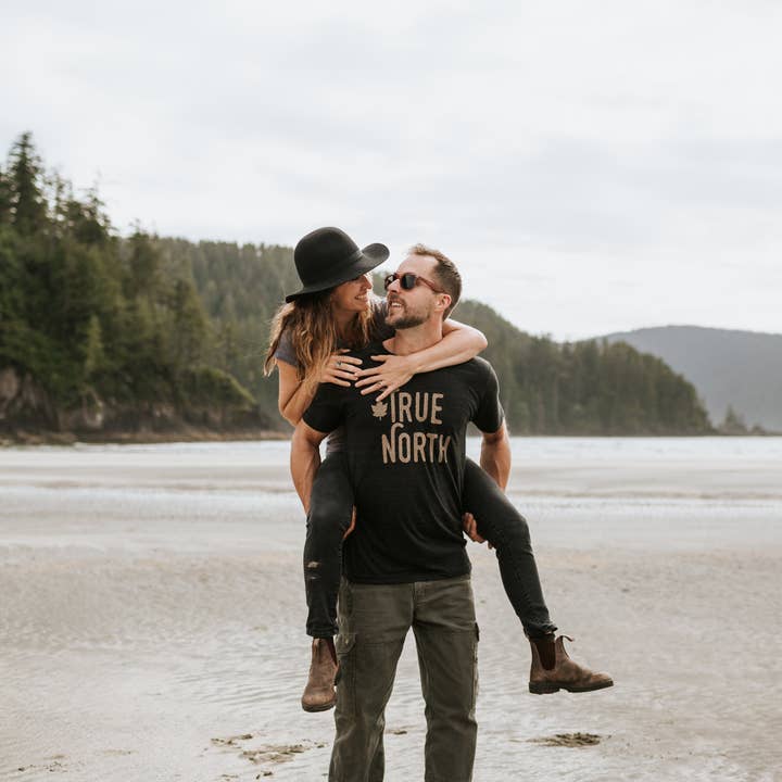 Locomotive Clothing & Supply – wholesale T-shirts med screentryck – Unisex – True North Unisex T-shirt - Tri Black