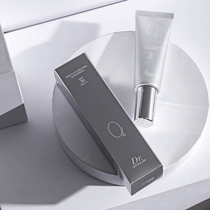 Zachte hydraterende zonbescherming SPF 30 PA+++ voor wholesale door Eblouir Group (Switzerland)