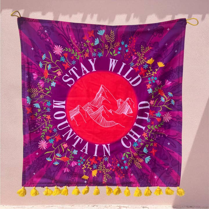 Bergkind Wandtapijt voor wholesale door Silver Sparrow Jewelry