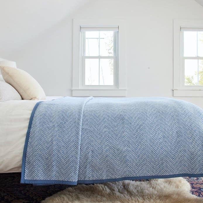 ChappyWrap – wholesale Prydnadsfilt – Harborview Herringbone blåklint filt12