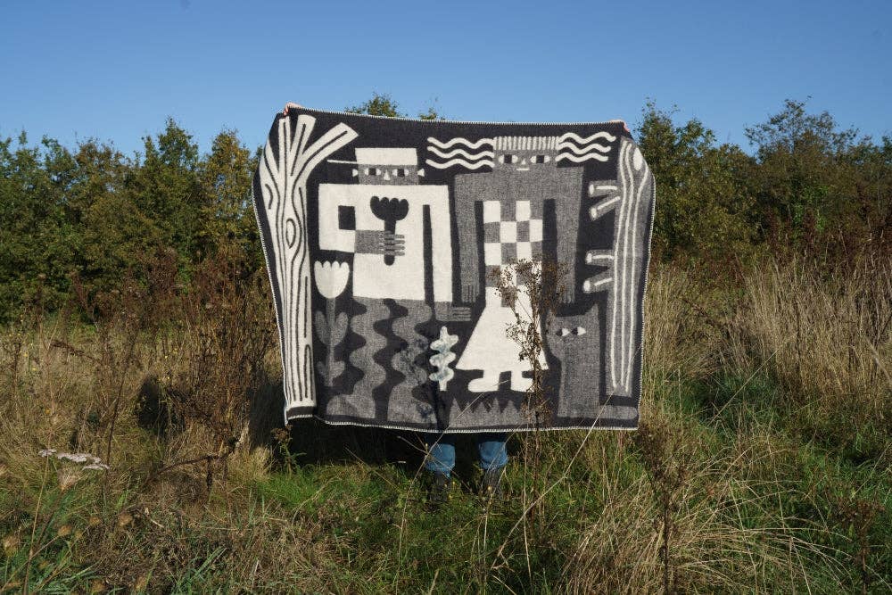 Donna Wilson – wholesale Throw blanket – Me and You Blanket1