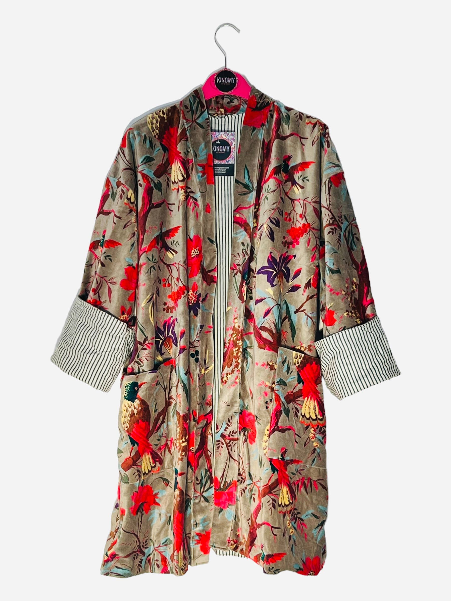 Kinomy – wholesale Rock - Dam – Mönstrad kappa i trehårig sammet med kimonomodell20