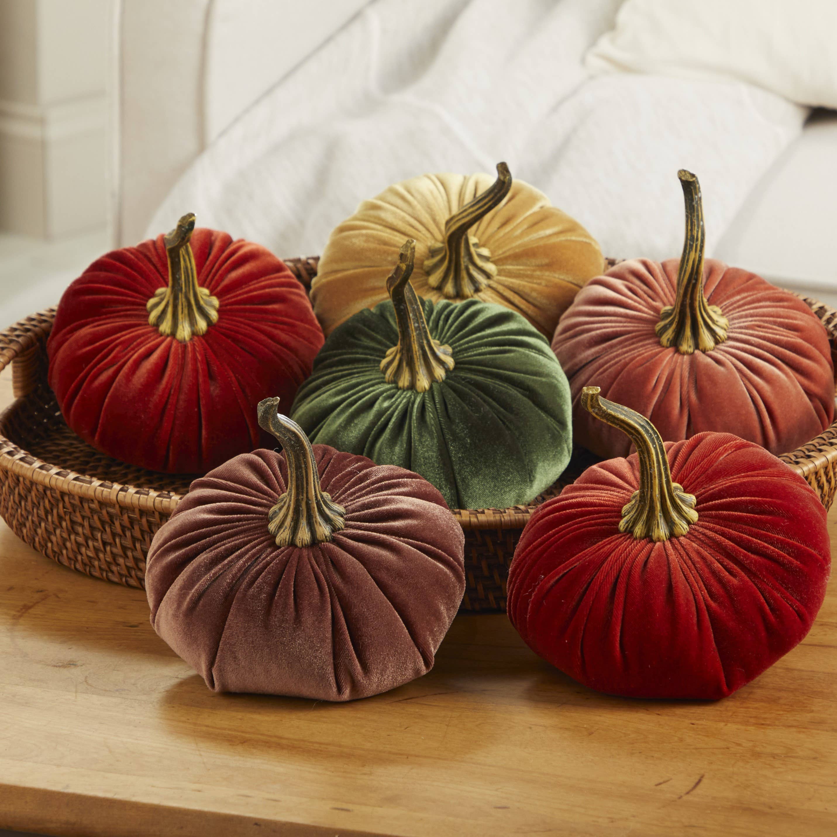 Wholesale Fall Decor: The Essential Guide to Seasonal Beautification