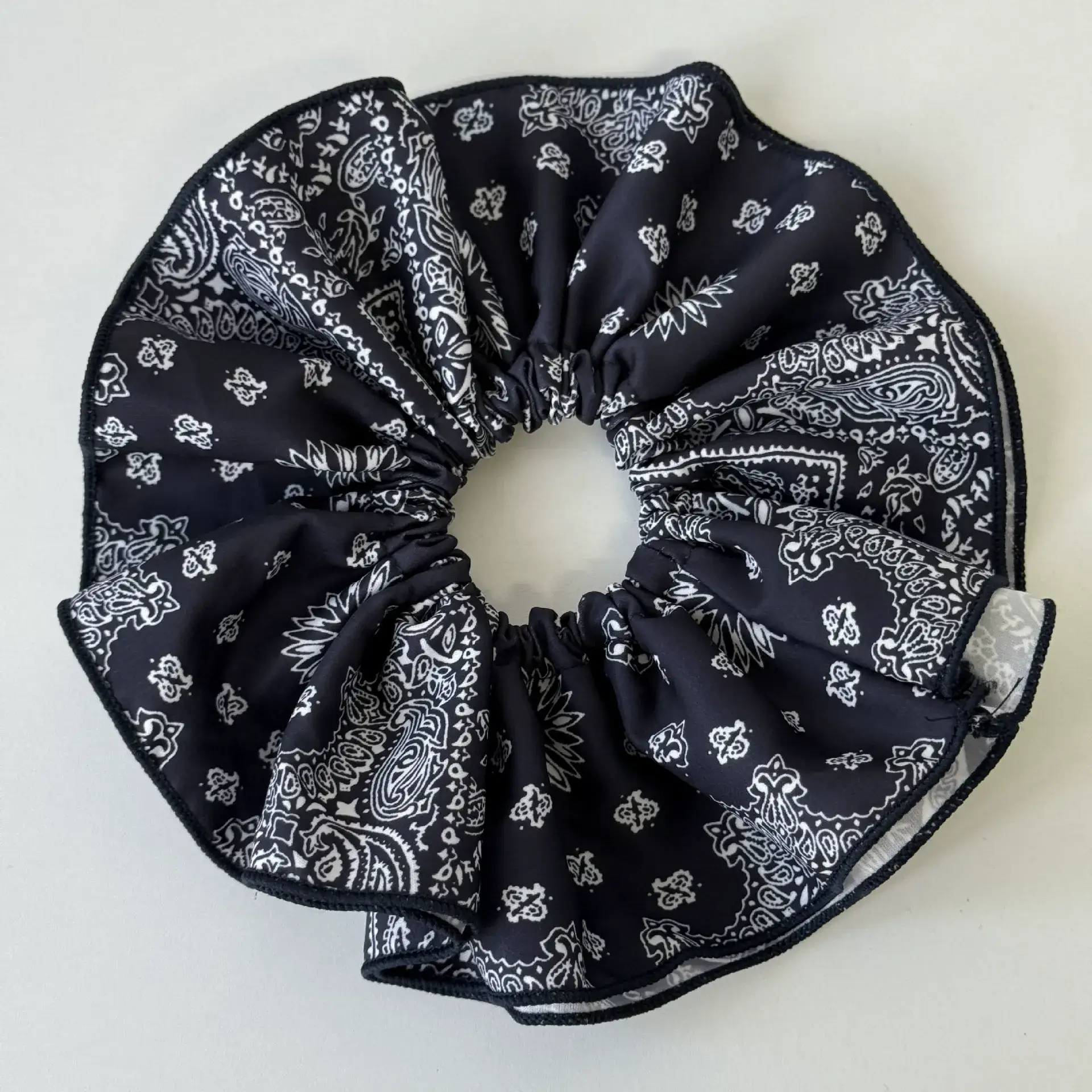 Otterware - Wholesale Hair Accessories Set - Women's - The Bandana Print & Solid 8-Piece Accessory Set1