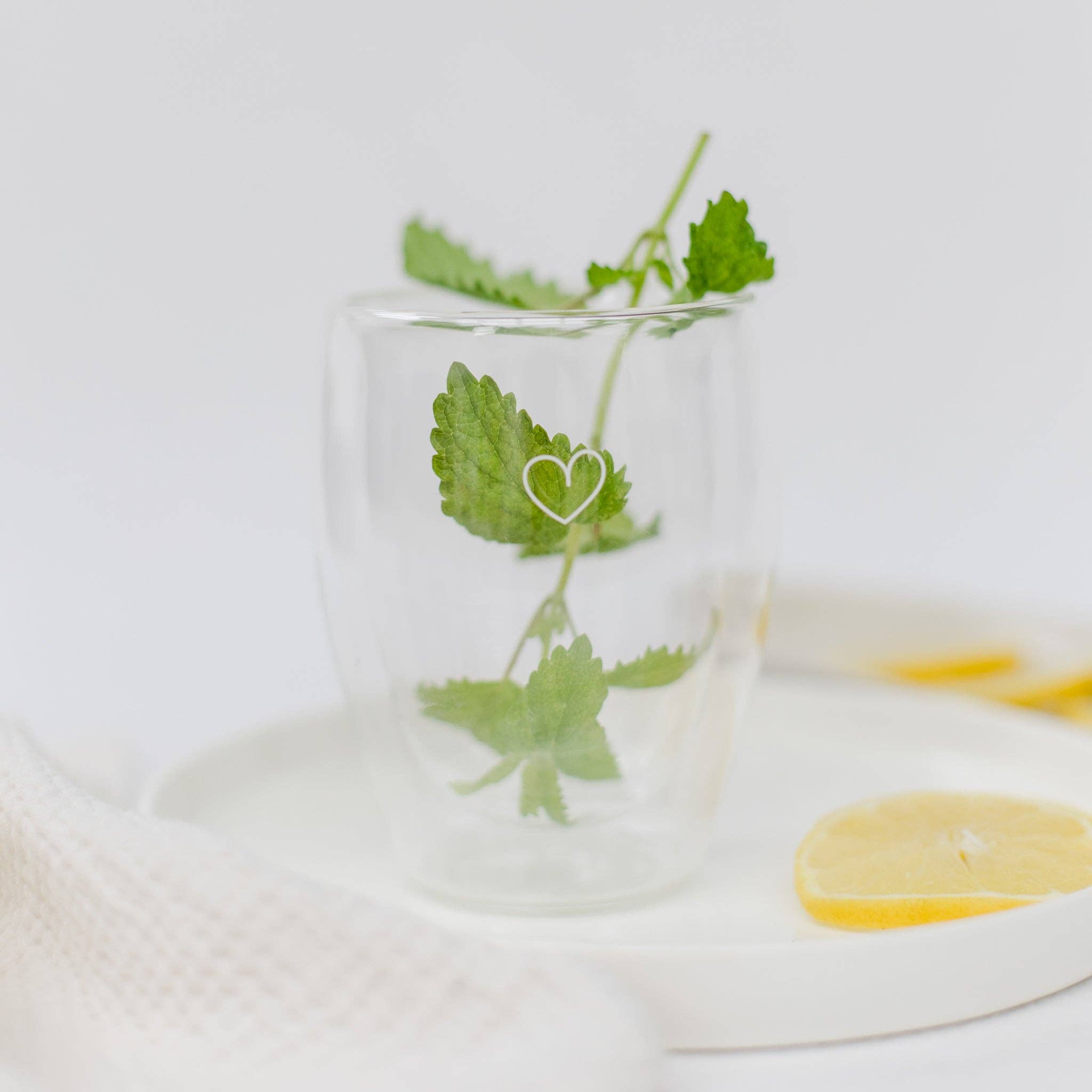 Bake Affair GmbH - Vendita all'ingrosso Bicchiere/tazza - Set da 2 bicchieri termici in vetro "Cuore" da 350 ml1