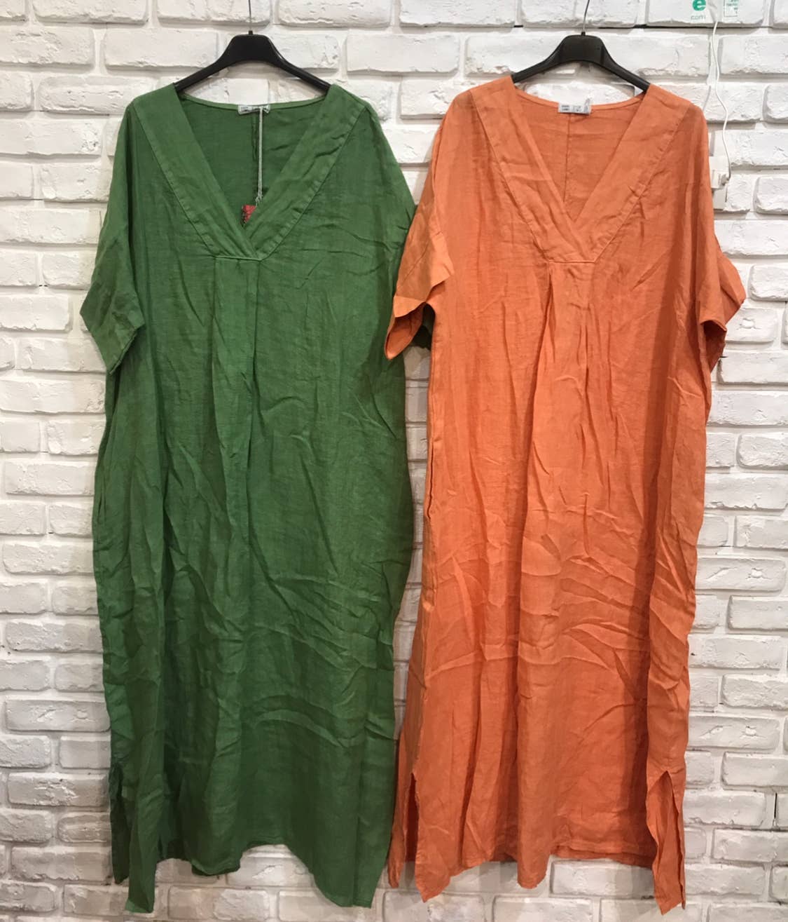 la maison des fibres naturelles - Wholesale Dress - Women's - Long dress v-neck 62733 100% linen37