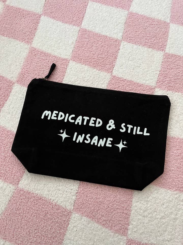 Médicamenté & toujours fou Sac de médicaments pour la vente par Mentallyunstitched