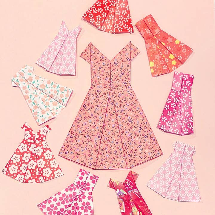 Heart of Fold - Vendita all'ingrosso Bandierine/Ghirlande - Ghirlanda di bambole di carta con abiti origami per cameretta femminile1