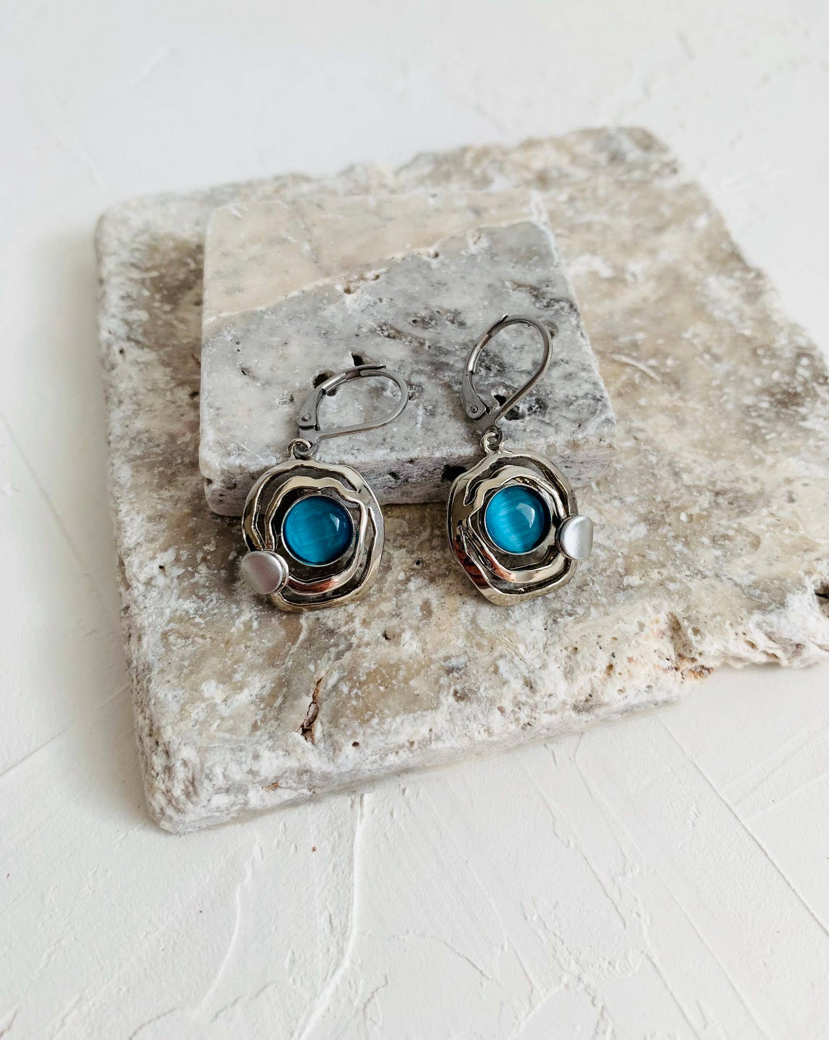 Christophe Poly / Crono Design – Engroshandel Smykkesæt – ØRERINGE Forpakning (DX8.1) - 12x LeverBack Øreringe & Gratis Displays8