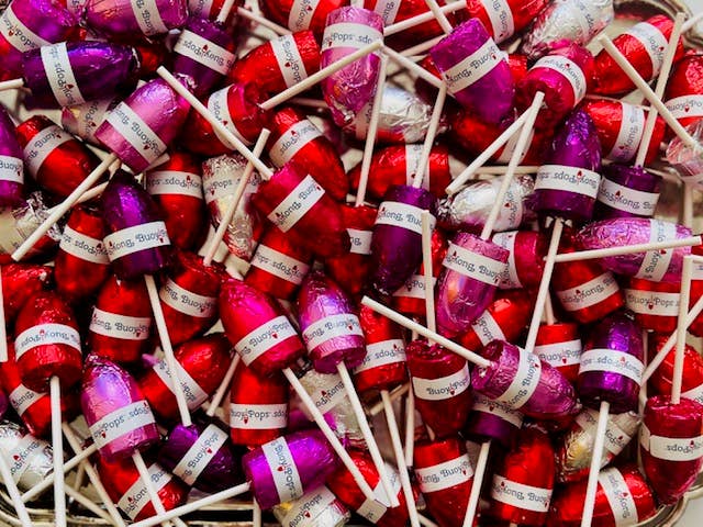 Buoy Pops - Wholesale Chocolate - Caramel Sea Salt Milk Chocolate Buoy Pops1