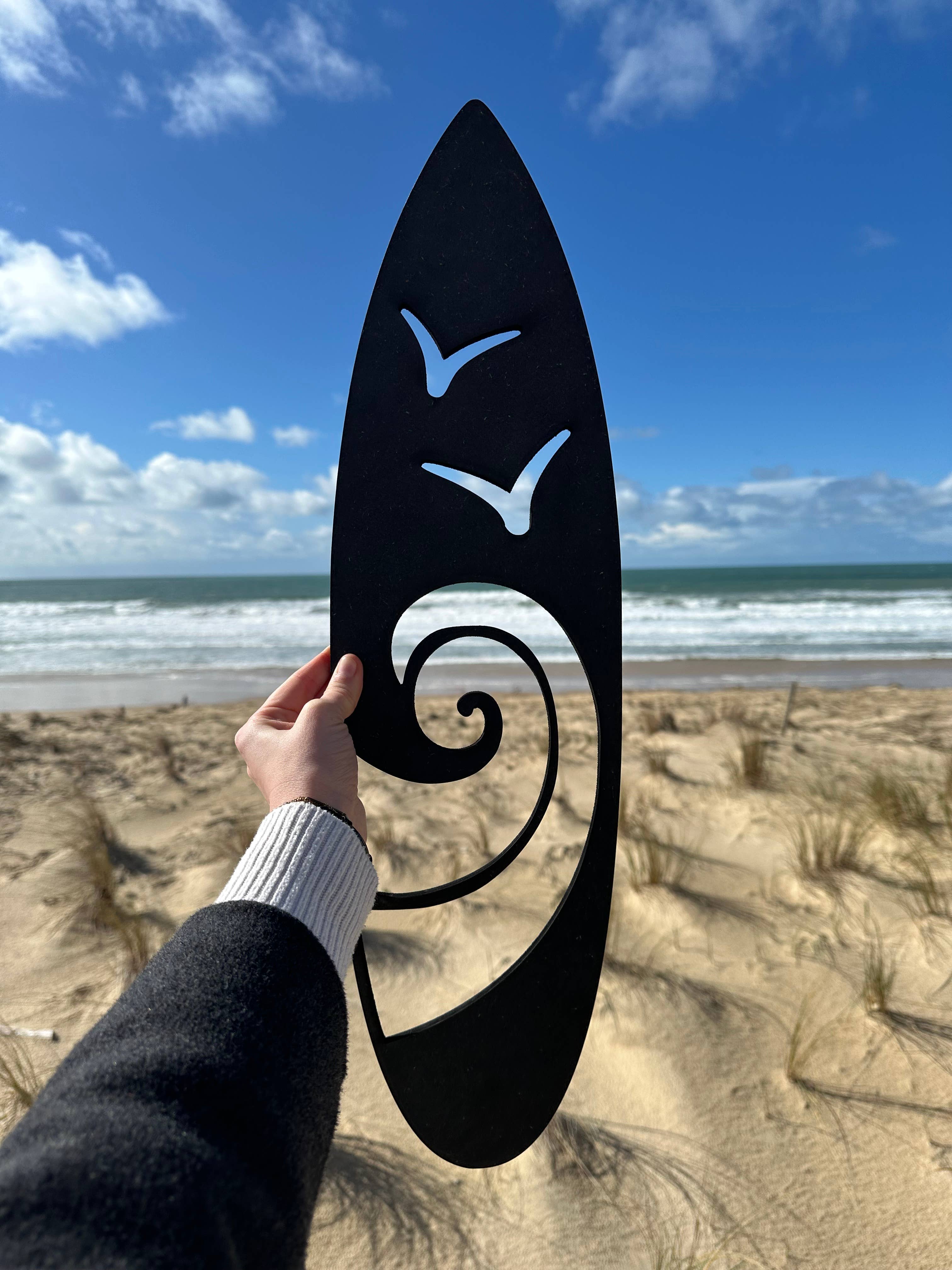 CRÉART - Wholesale Wall Accent - Black wood wall decor - Ocean surfboard1