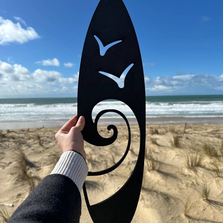 CRÉART - Wholesale Wall Accent - Black wood wall decor - Ocean surfboard1