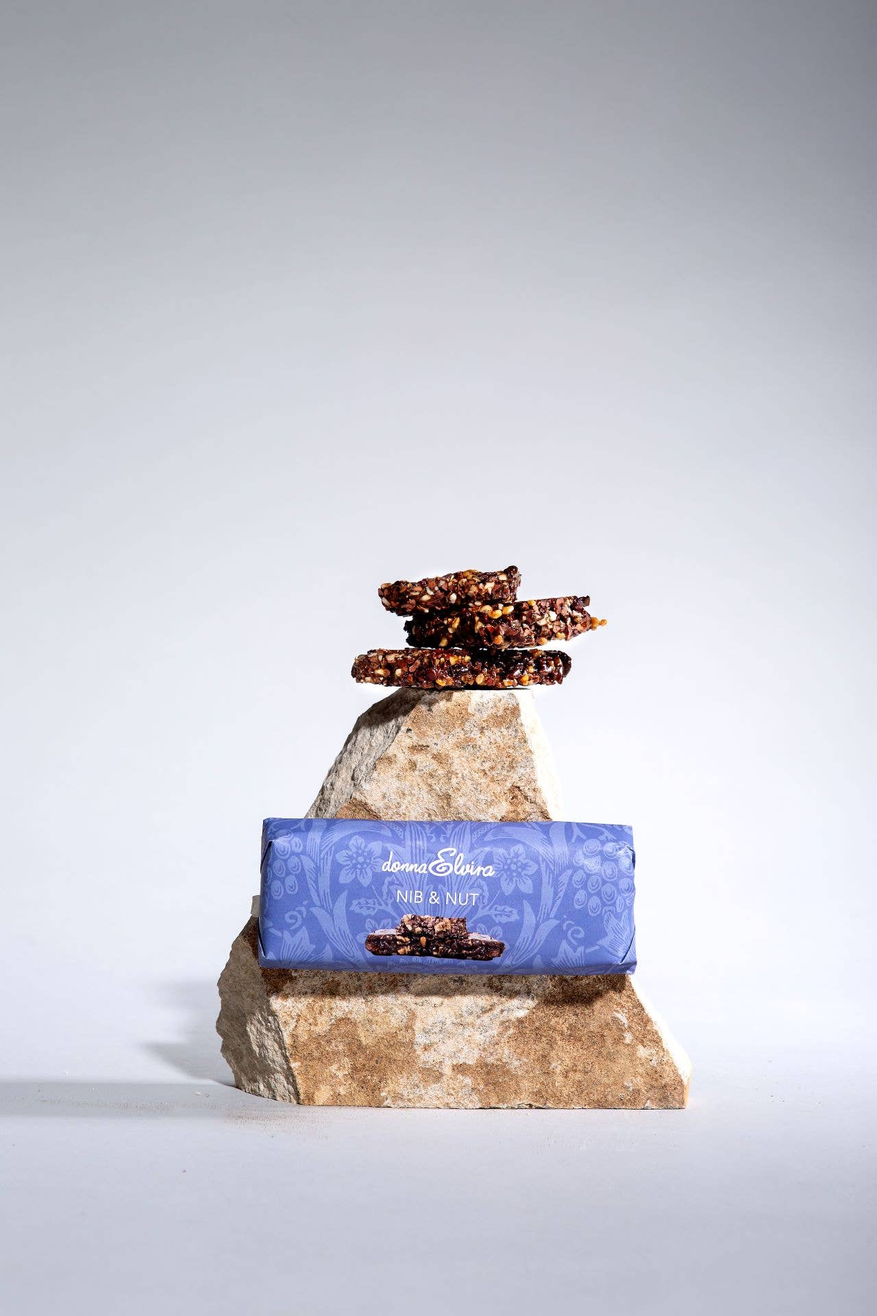 DONNA ELVIRA dolceria di Roccasalva Elvira - Wholesale Chocolate Bar - Nib & Nut5