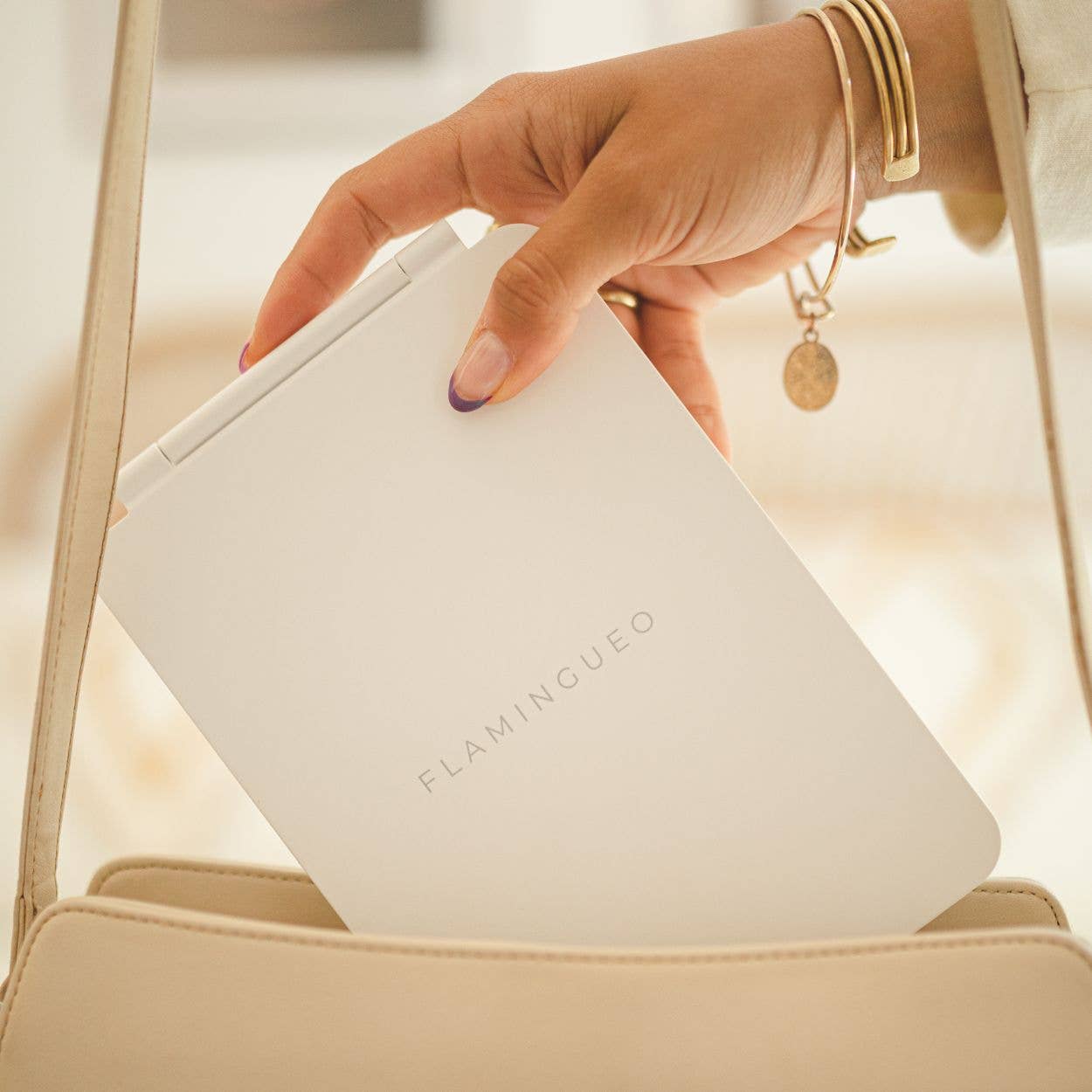 Flamingueo – Espelho para maquilhagem por atacado – Espelho de Viagem com luz LED AIRE SÓ FICHA EUROPEIA6