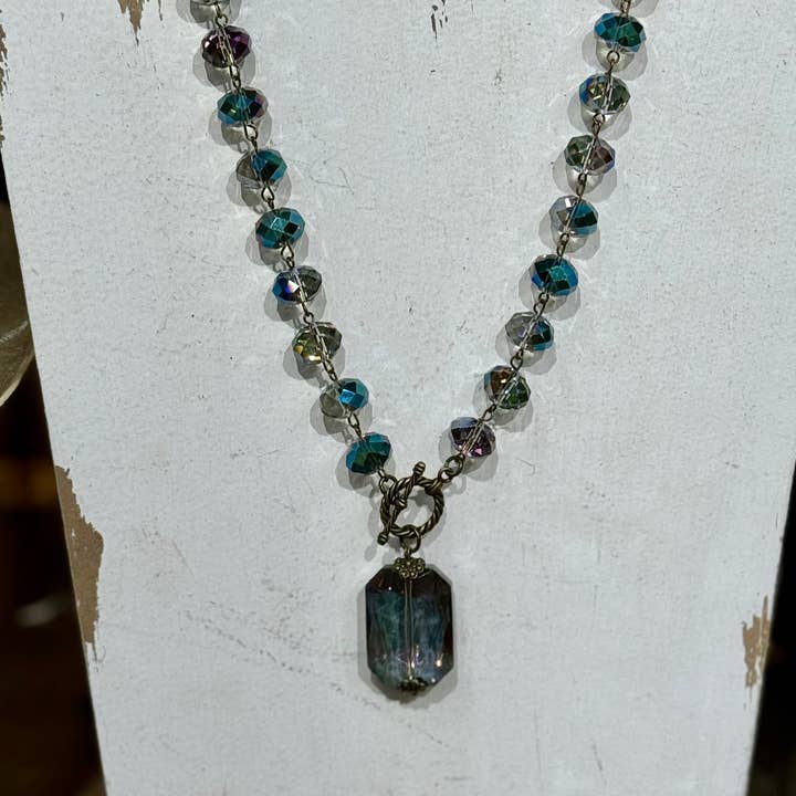 Star Bar Design - Wholesale Link & Chain Necklace - Blue crystal chain front toggle necklace