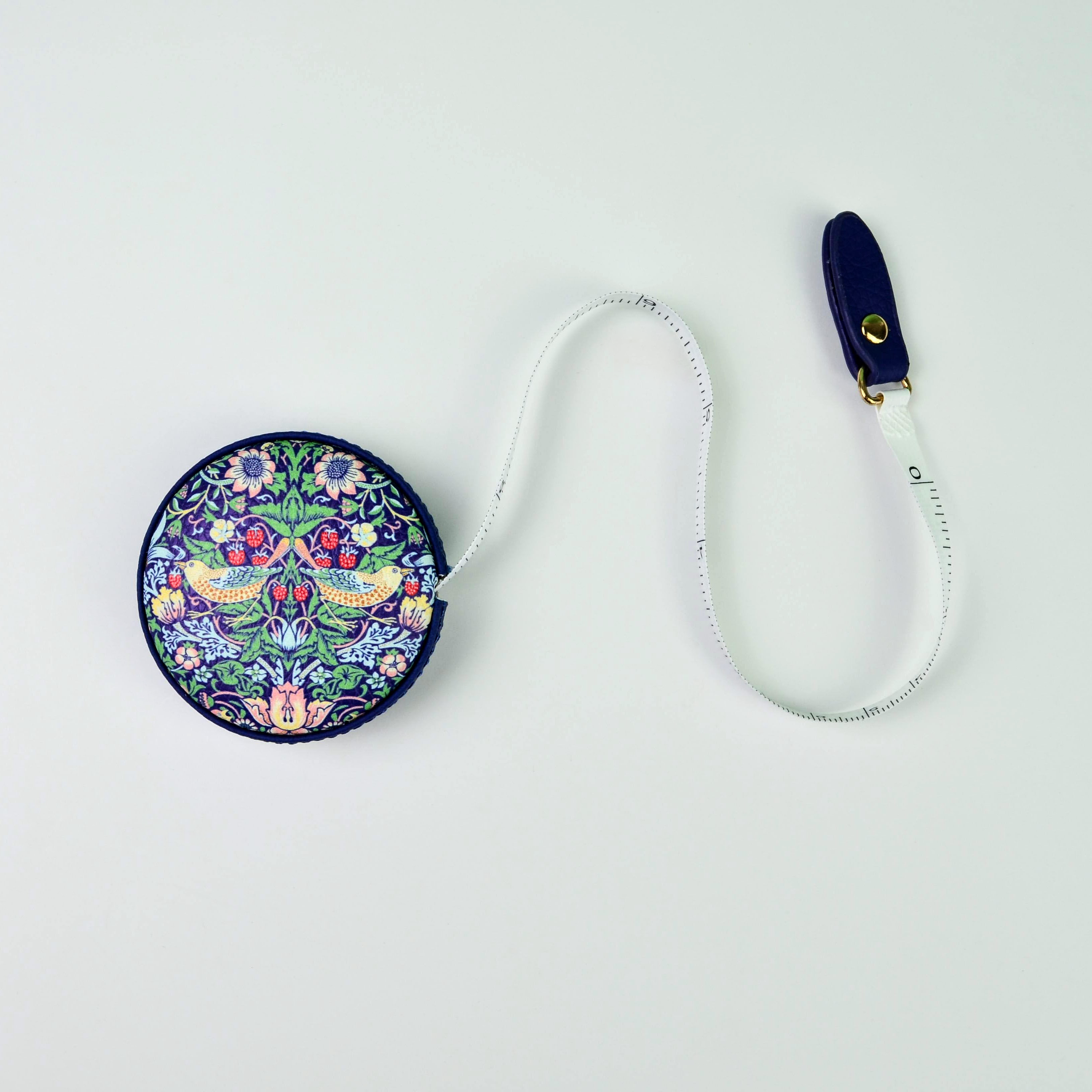 Monarque - Vente Mètre ruban - Ruban à mesurer William Morris Strawberry Thief1