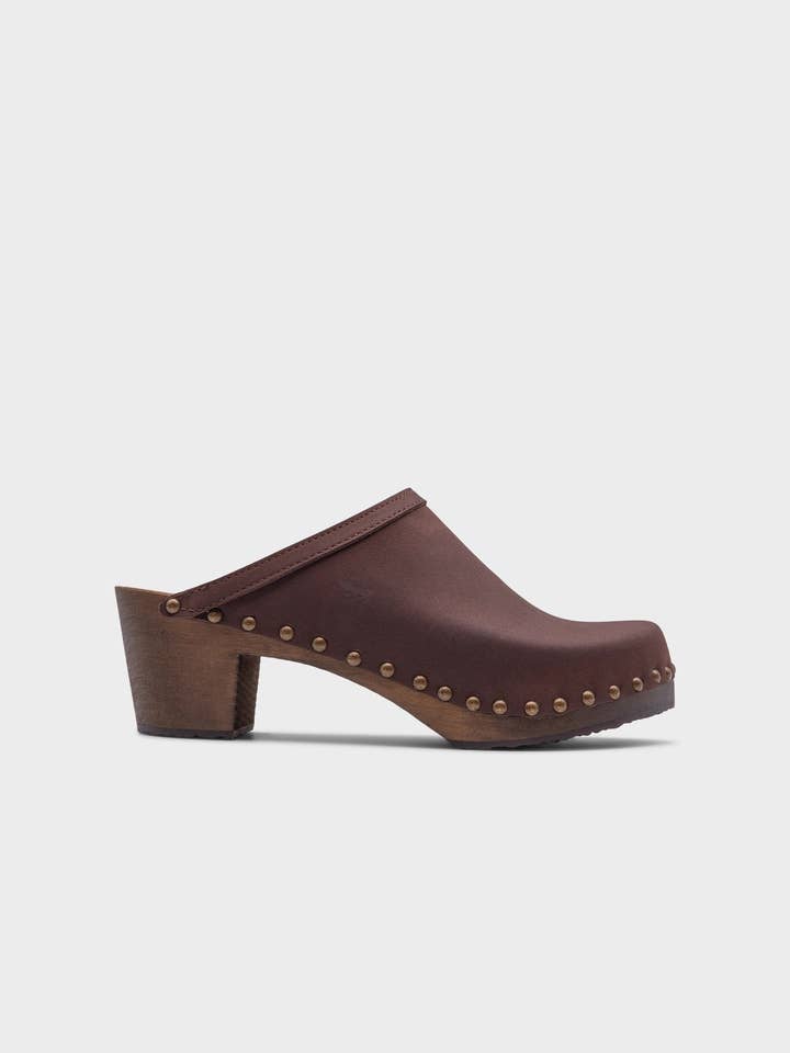 Mula de zuecos con tachuelas de Roma para venta al por mayor de Sandgrens