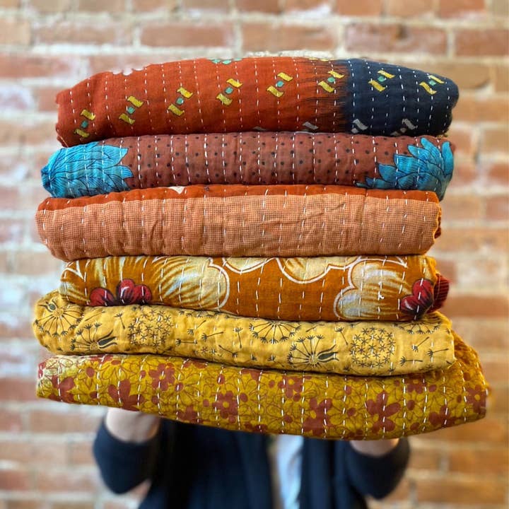 Seeds – wholesale Throw blanket – Kantha Throw Blanket Quilt | Recycled Cotton Sari Unique