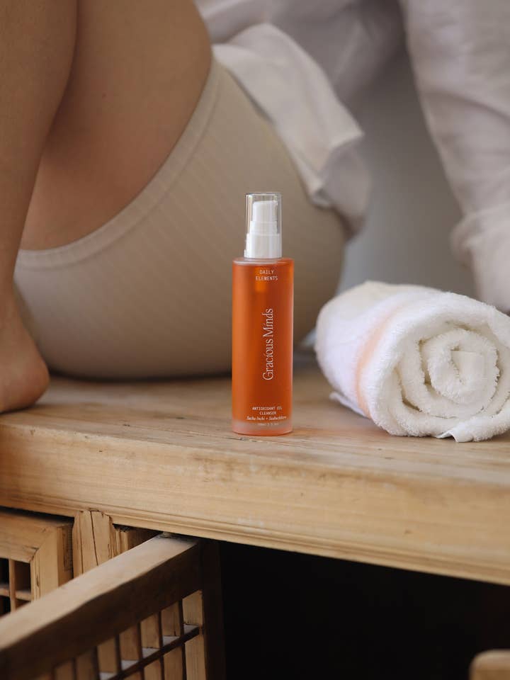 Daily Elements Oil to Milk Cleanser for wholesale by Gracious Minds