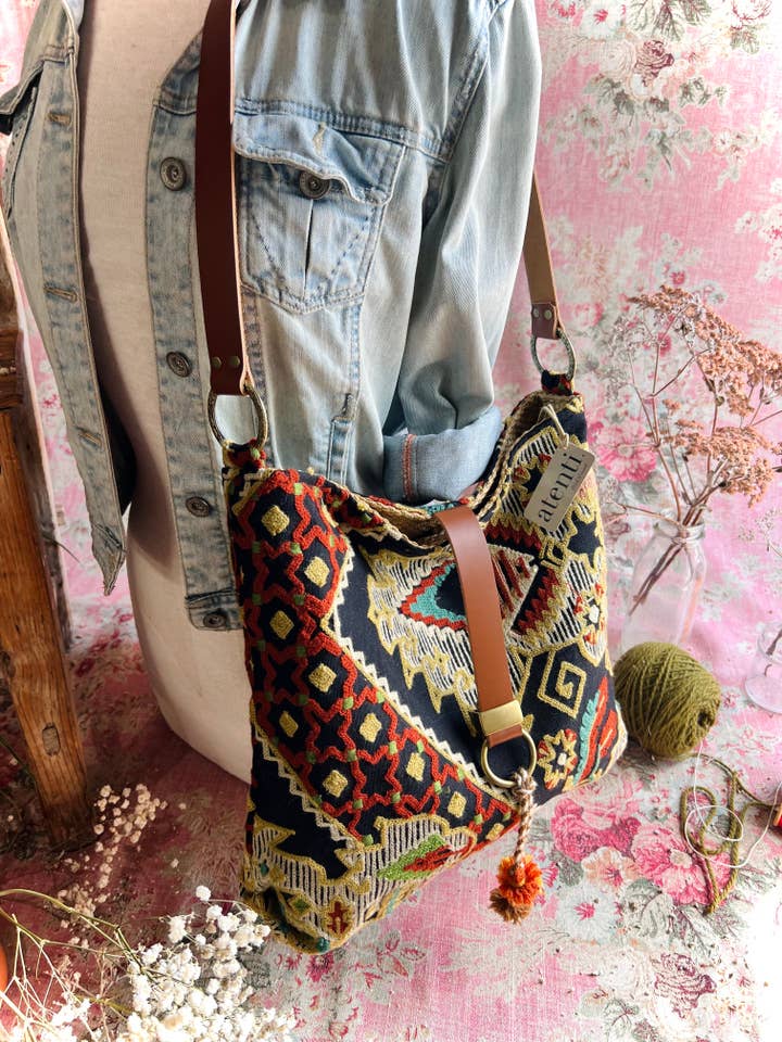 Sew Crewel Soft Tote for wholesale by Atenti