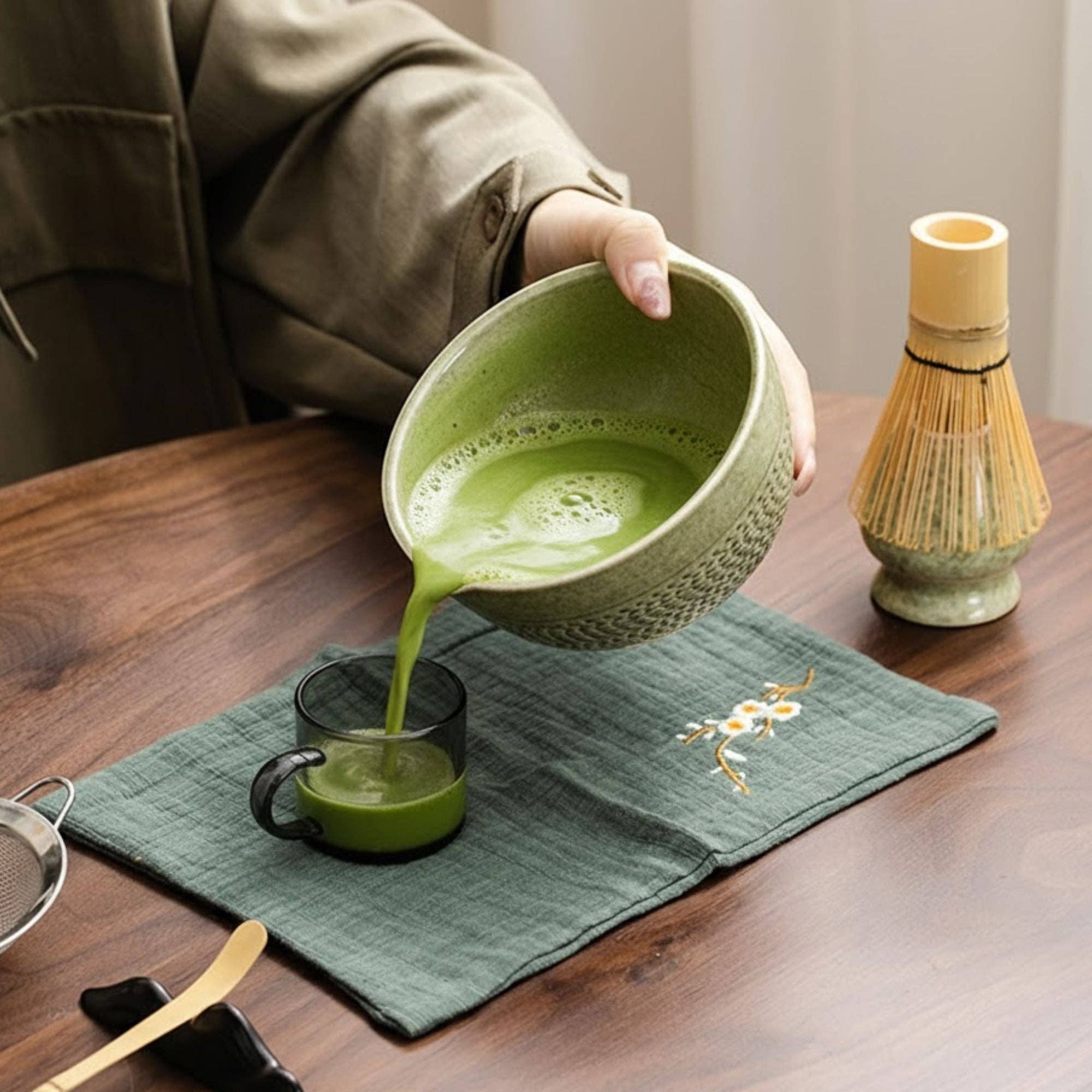 Biomatea - Vente Service à thé - Ensemble de matcha en céramique japonaise | Kit de démarrage matcha 6 pièces | Bol + fouet en bambou (Chasen) + support + cuillère en bambou (Chashaku) + tamis3