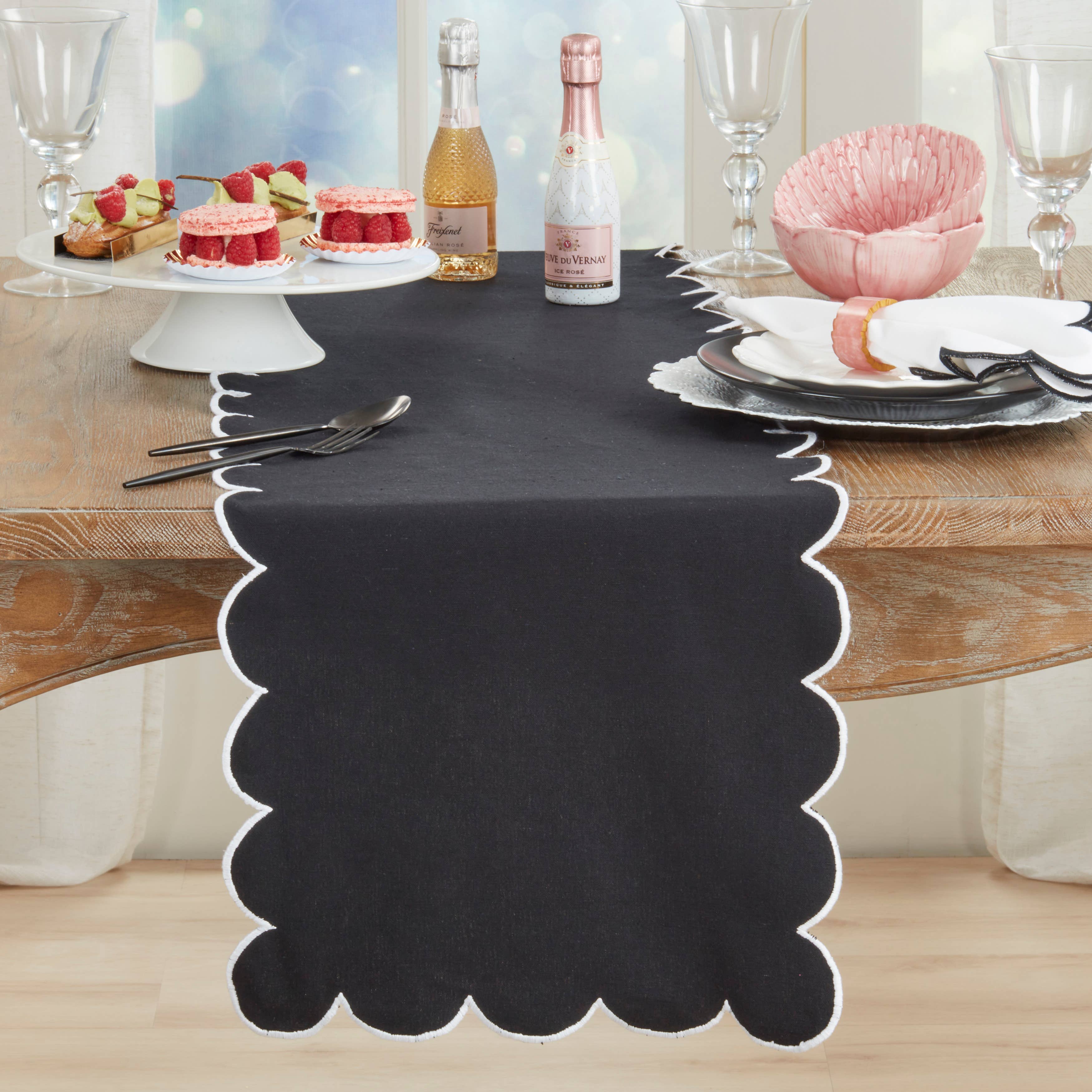 Saro Lifestyle - Wholesale Table Runner - Cotton Scalloped Table Runner13