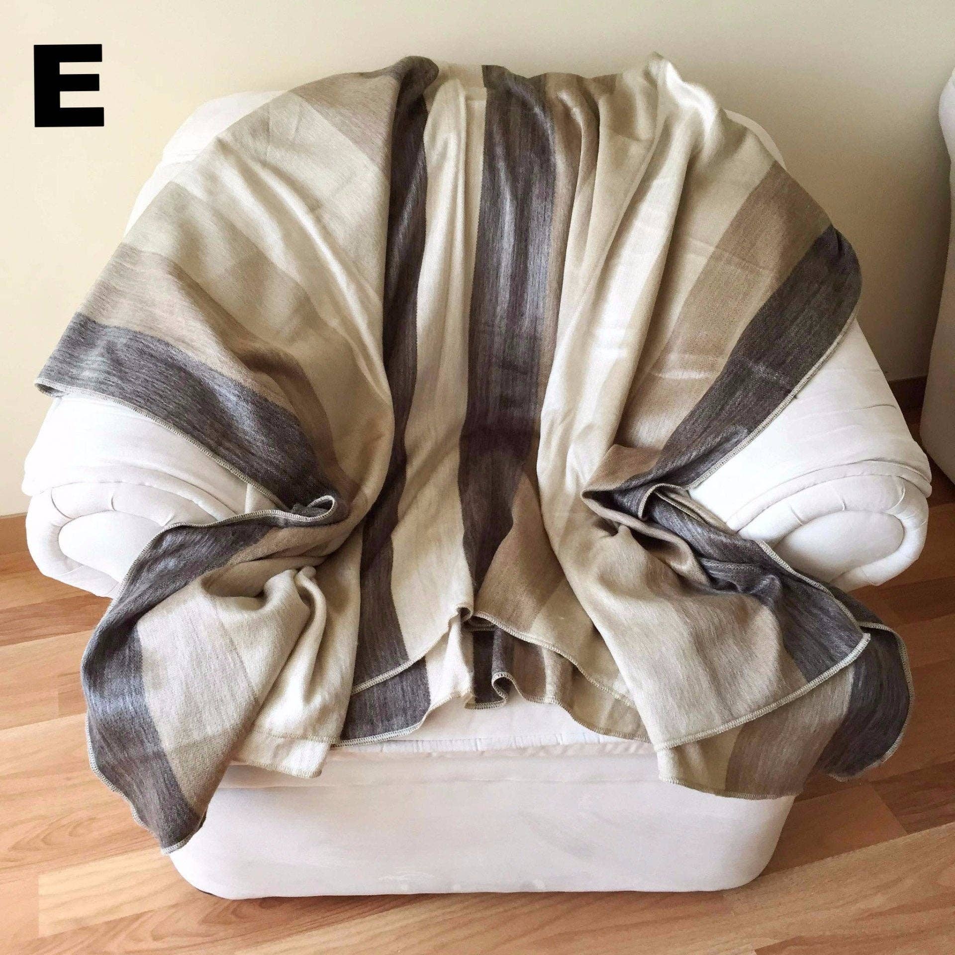 Choice Alpaca Products – wholesale Filtar – Alpacka Bed Filt - Randig15