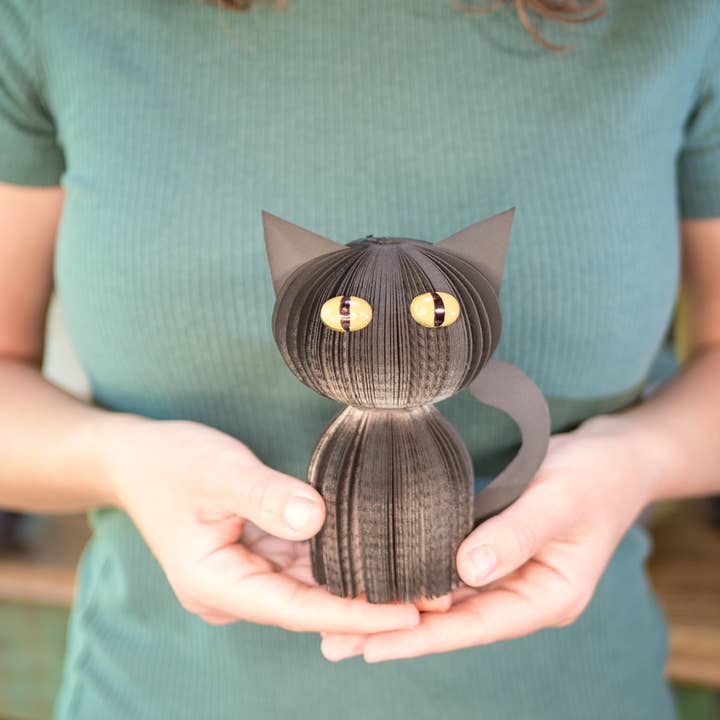 Root To Vine – wholesale Decorative tabletop object – Spooky Black Cat-Halloween Decor-Book Gift-Fall Decor5