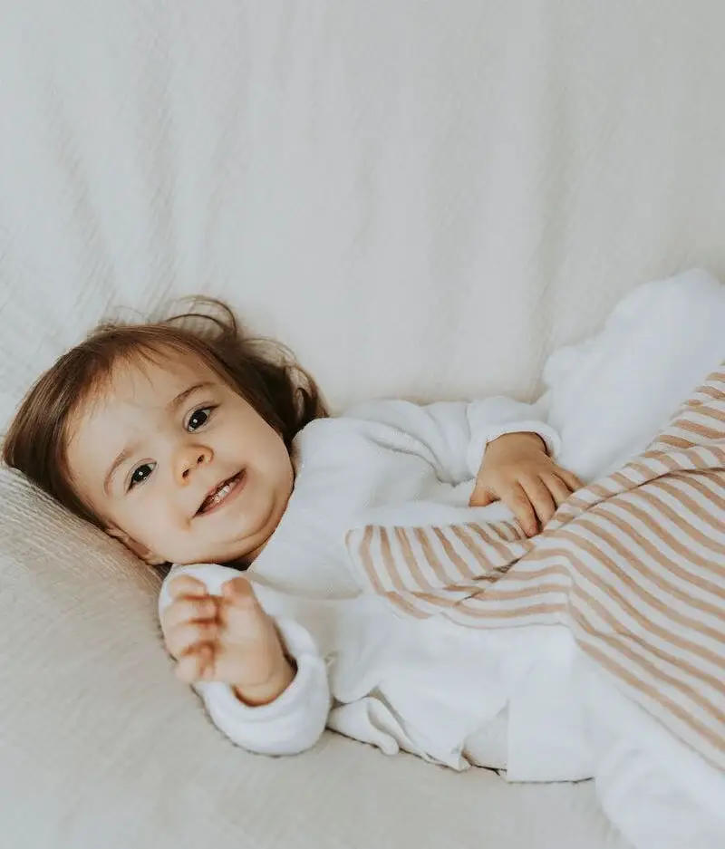 Manufacture des bébés français – Cobertor de cama - Crianças e bebés por atacado – Cobertor listrado caramelo3