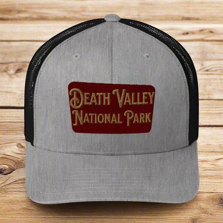 Death Valley National Park Skilt Broderet Trucker Cap for engroshandel hos Parks Apparel
