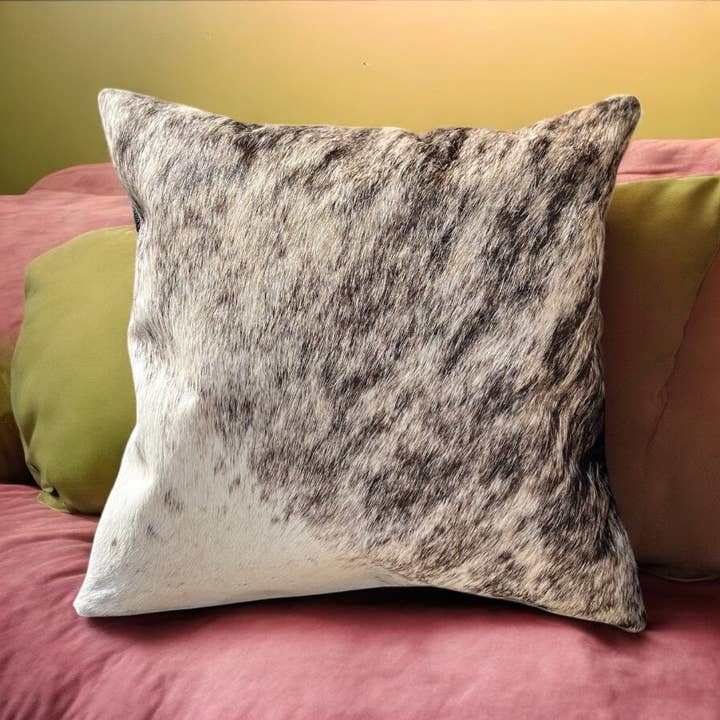 Western Linens - Wholesale Throw/Decorative Pillow - Cowhide pillow (P04)