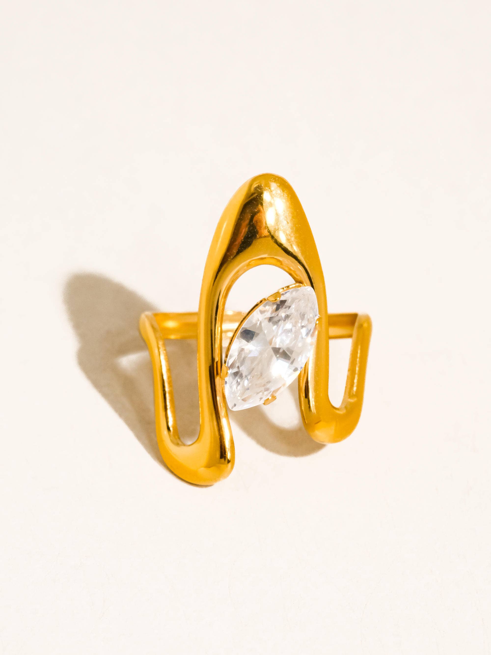 Or jaune Bague ouverte Vana en or 18K non ternissable avec marquise CZ en vente sur Faire4
