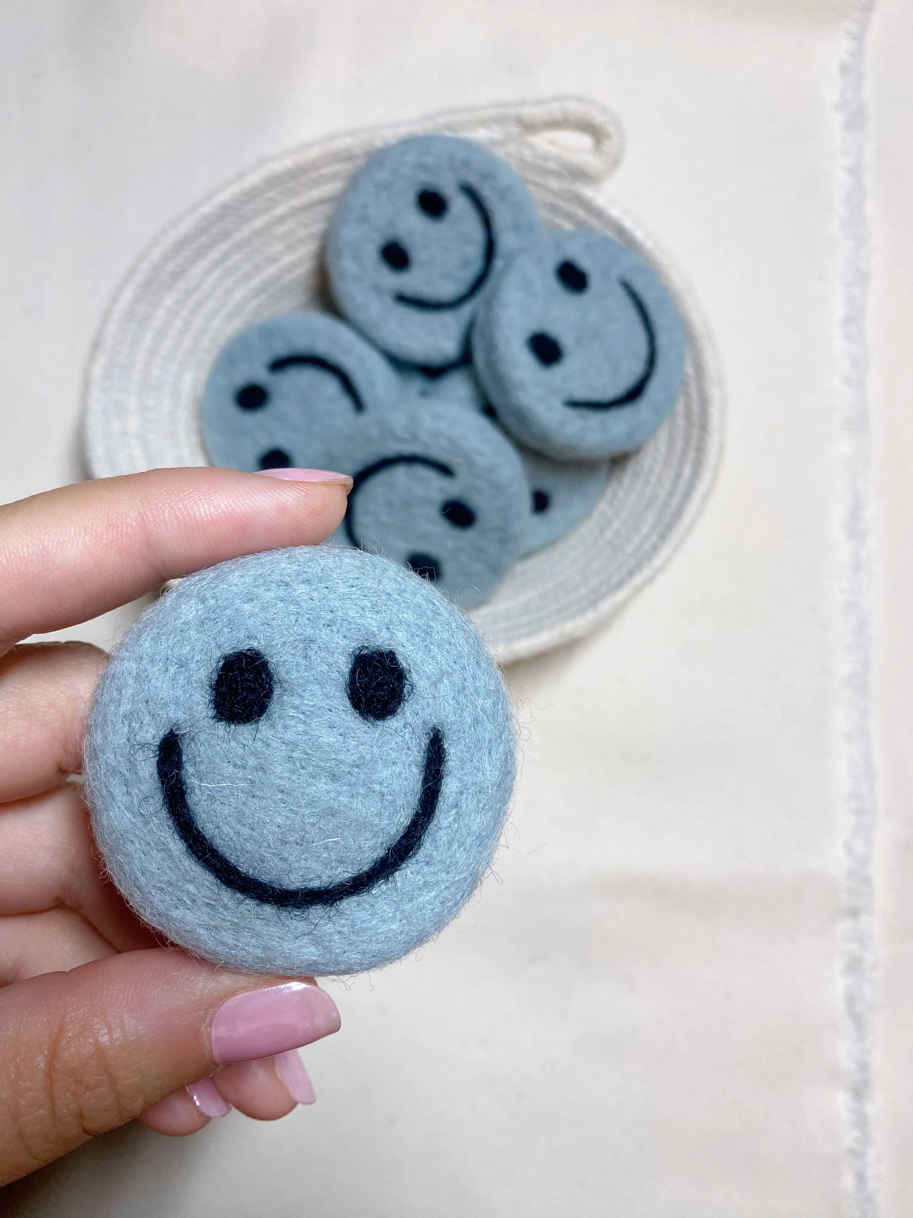 Lost Vly - Wholesale Car Freshener - Women's - Felt Smiley Face Reusable Oil Diffuser1