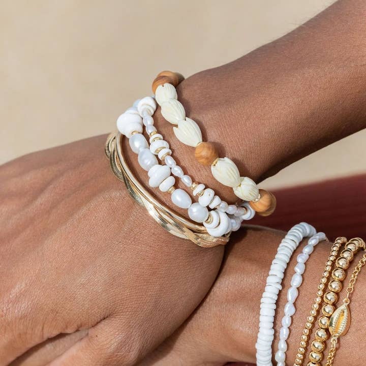 Ke Aloha Jewelry - Wholesale Beaded Bracelet - Gold Puka Shell Pearl Bracelet - Maka4