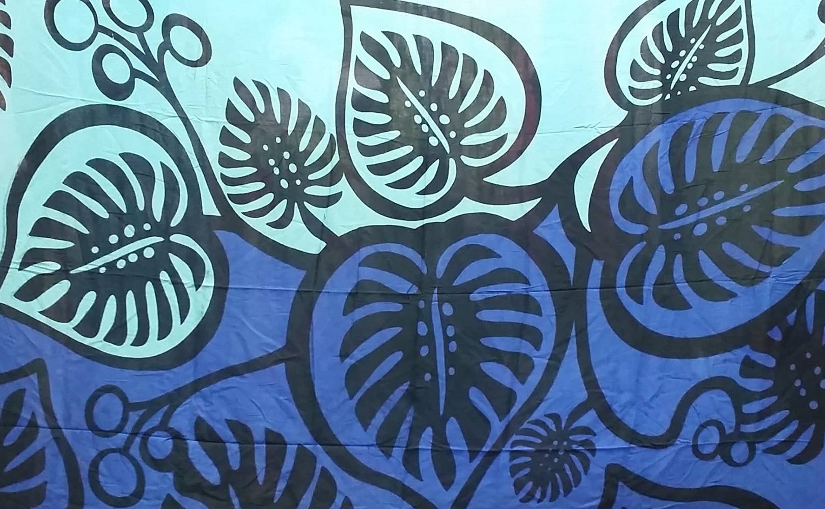 Island Style Clothing Co by Akamai Distribution Ltd - Vente Cache-maillot – femme - Sarong Monstera - Paréo de plage gris et beige avec boucle3