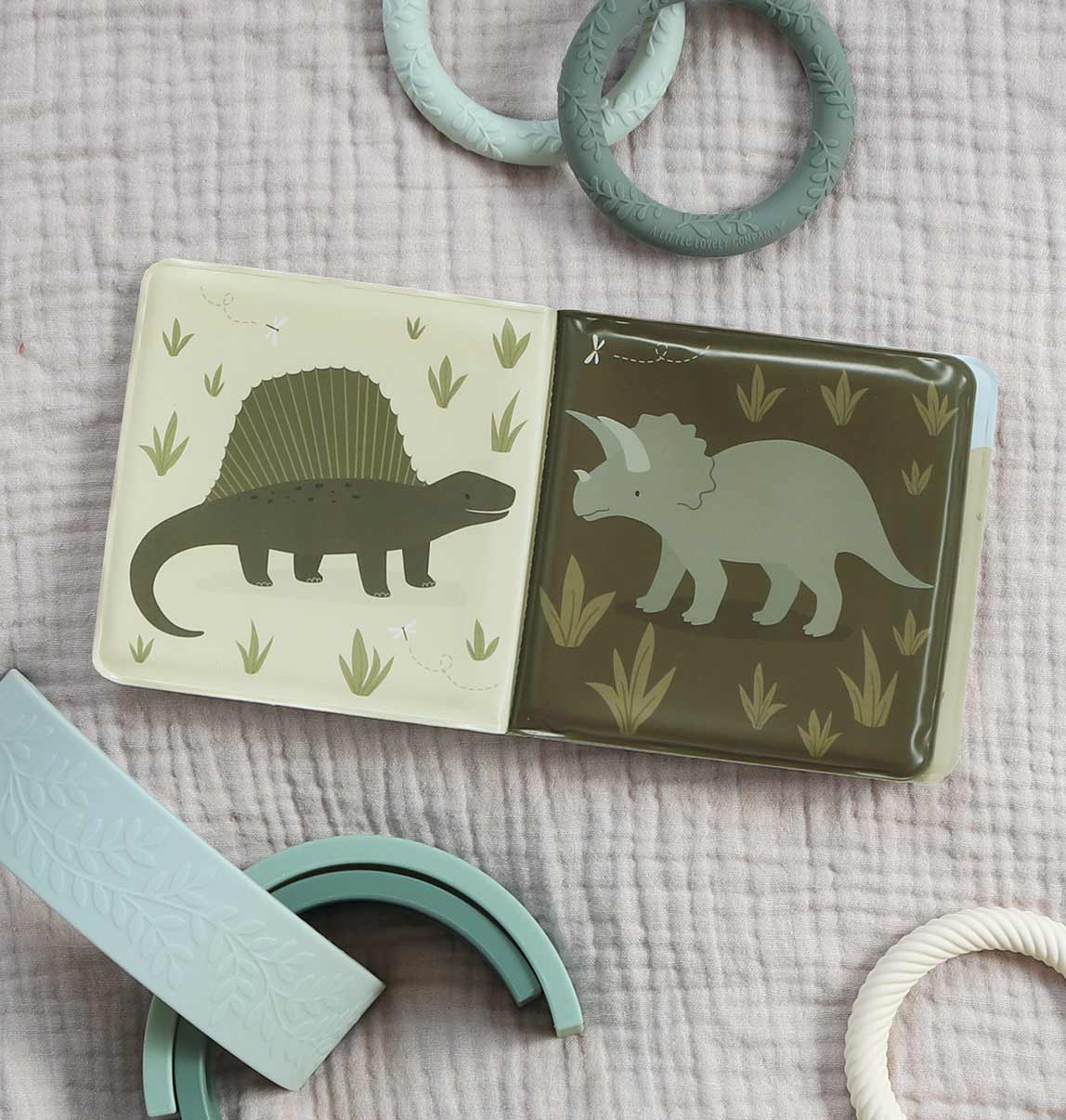 A Little Lovely Company – wholesale Baby and toddler book (0–2) – Bath book: Dinosaur friends5