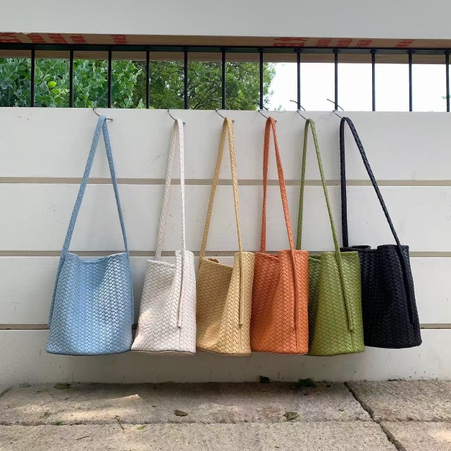 Pretty Persuasions - Wholesale Shoulder Bag - Women's - P25062 2-in-1 Faux Woven Microfiber Leather Shoulder Bag 10