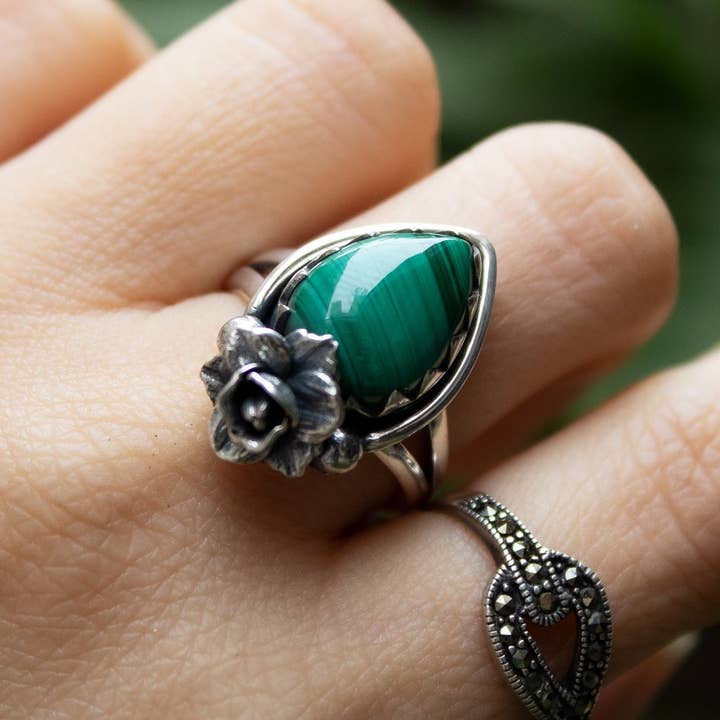 Ambra Jewels - Wholesale Cocktail/Statement Ring - Petite Floral Radiance Malachite Ring, AR-69135