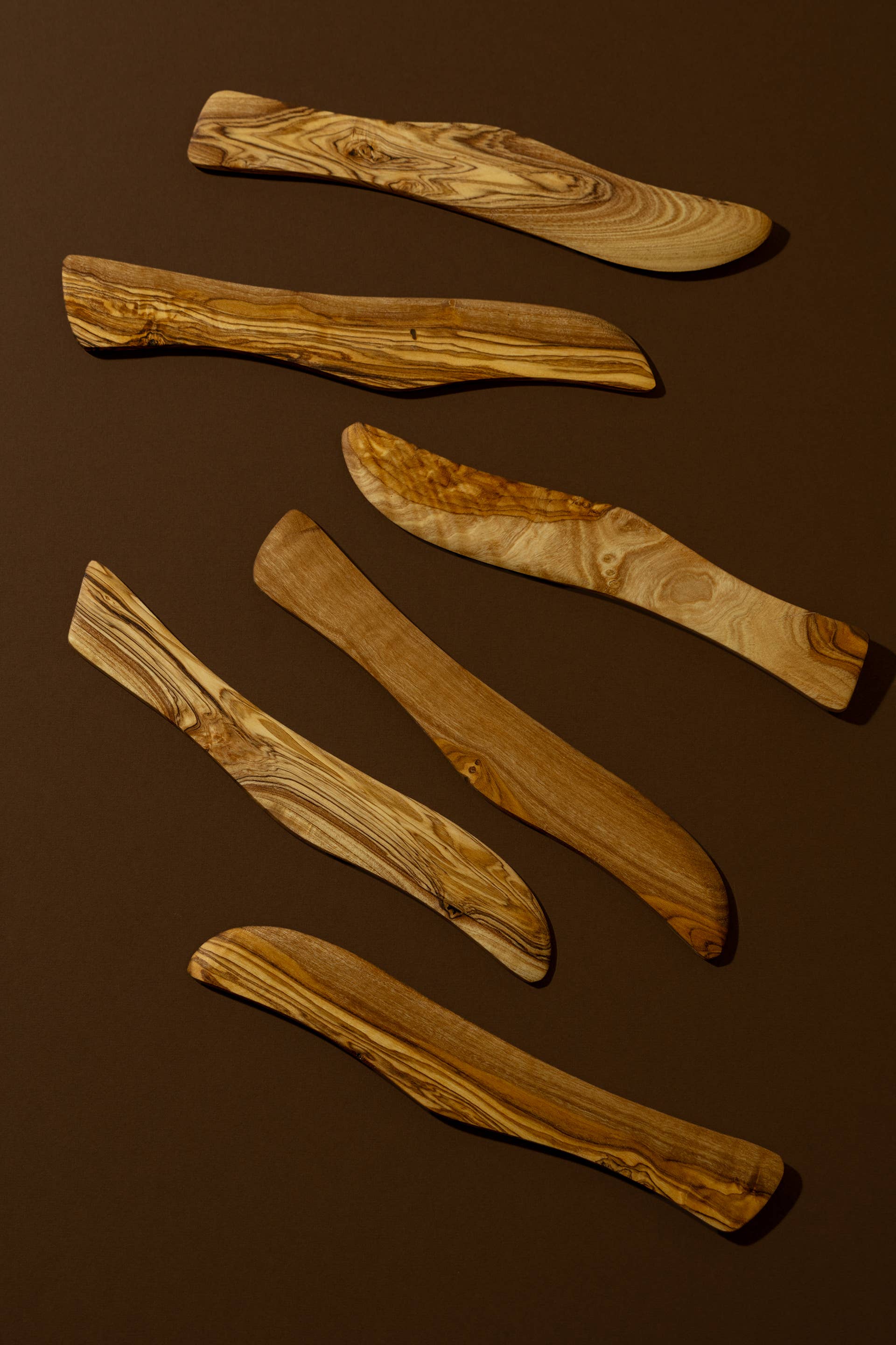 GHARYAN Stoneware & Olive Wood Tableware | Canada - Vente Couteaux à fromage - Spatule à beurre en bois d'olivier naturel | Fait main0