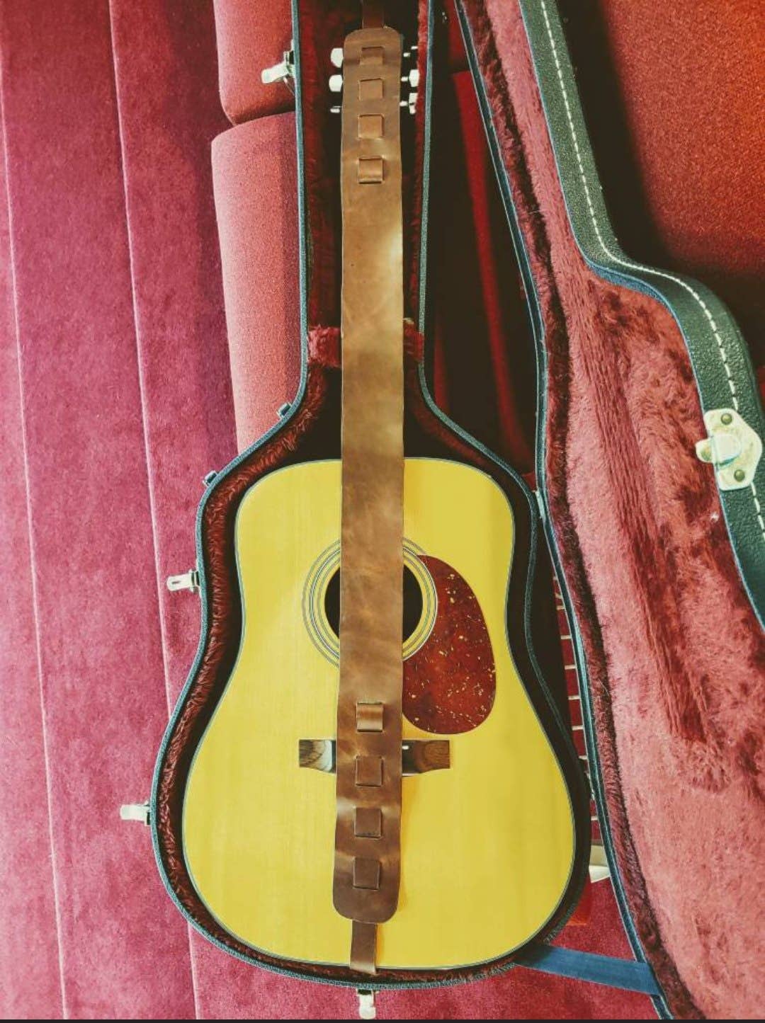 Tiger Mountain Leatherworks - Wholesale Guitar strap – Unisex - Basic Leather guitar strap1