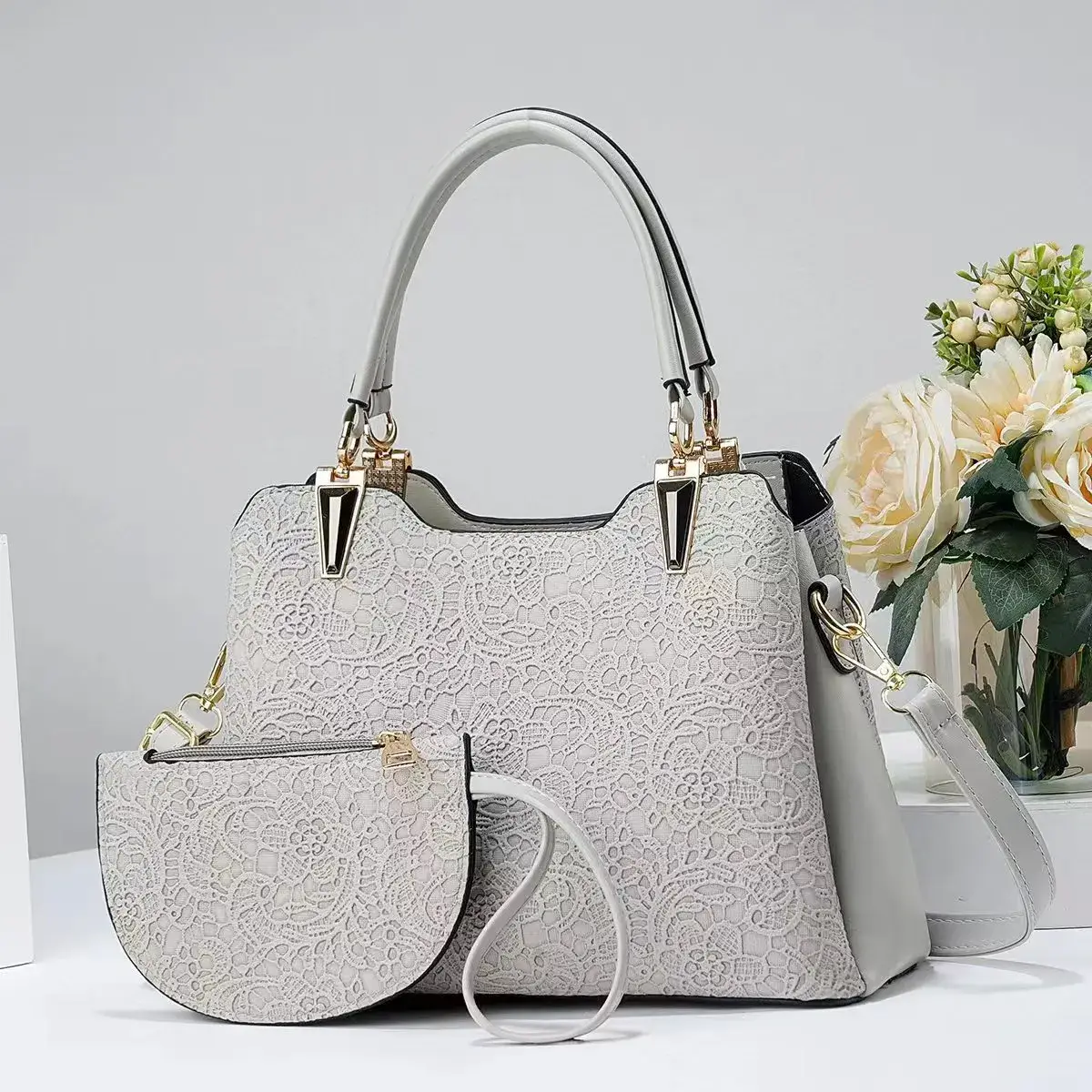 Superbia - Venta al por mayor Bolso con asas - Mujer - Bolso mediano con estampado de encaje, múltiples bolsillos y asa superior + monedero gratis A969714