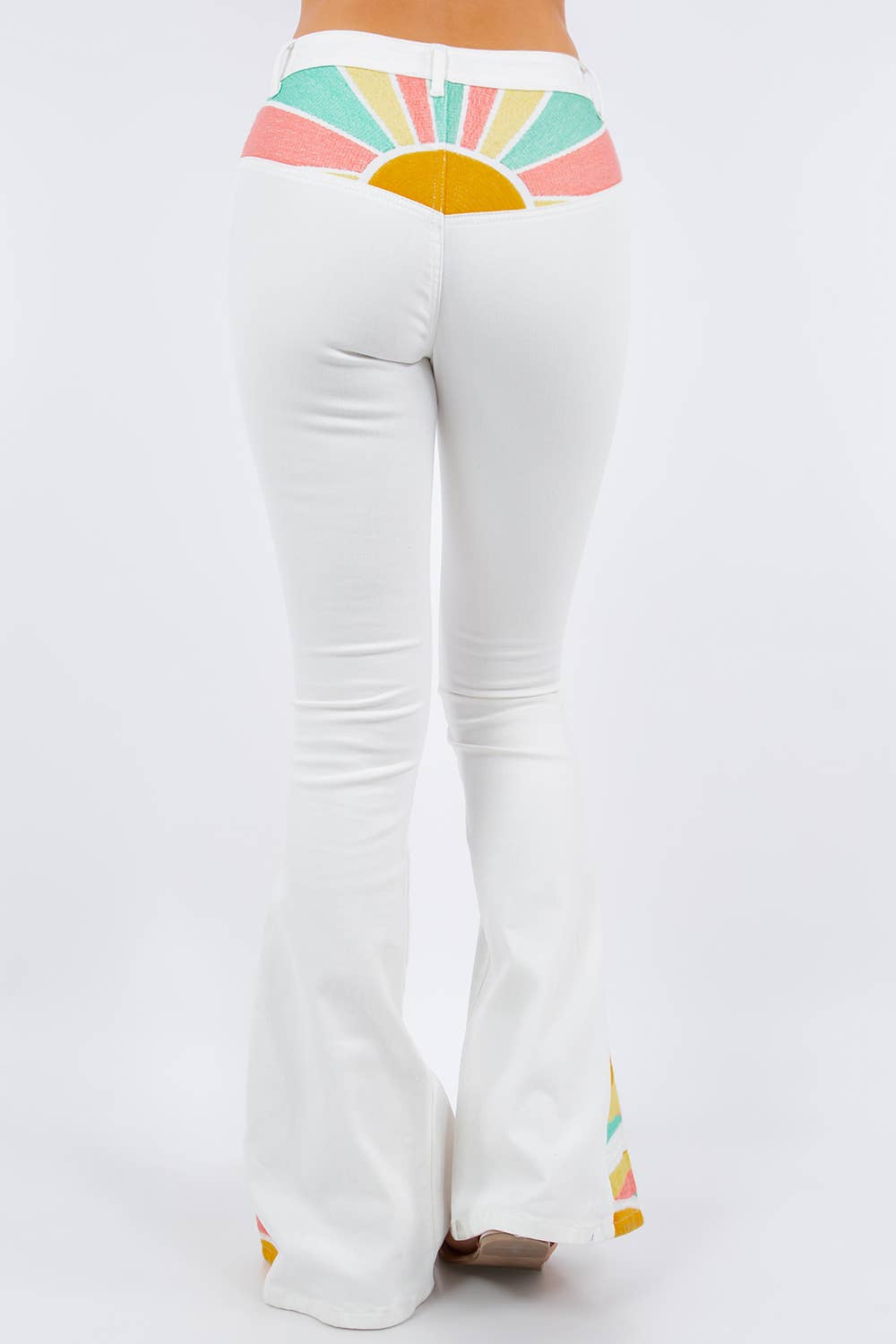 WISTERIA LANE - Wholesale Jeans - Women's - SUNRISE EMBROIDERY BOOTCUT BELLBOTTOM JEANS - 23457