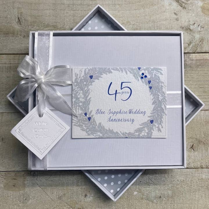 45a corona de zafiros azules - Libro de visitas (DG45-3) para venta al por mayor de White Cotton Cards