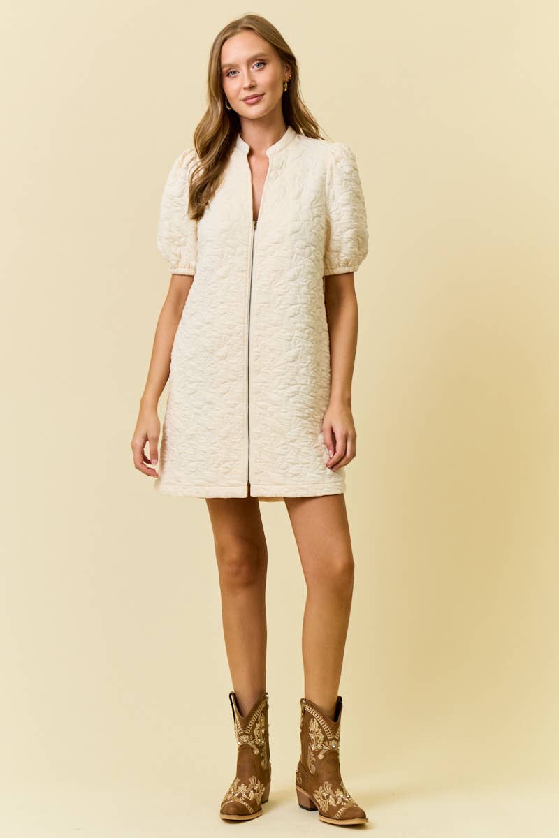 Doe and Rae – wholesale Klänning - Dam – FLORAL JACQUARD KLÄNNING MED DRAGKEDJA FRAM OCH PUFFÄRMAR - 28054D15