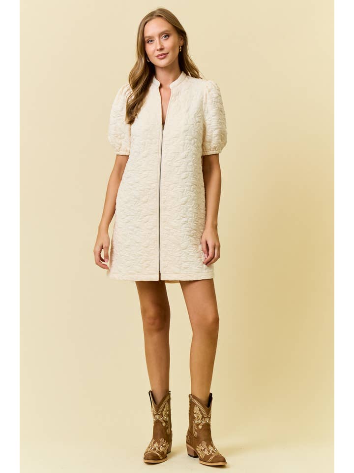 Doe and Rae – wholesale Klänning - Dam – FLORAL JACQUARD KLÄNNING MED DRAGKEDJA FRAM OCH PUFFÄRMAR - 28054D15