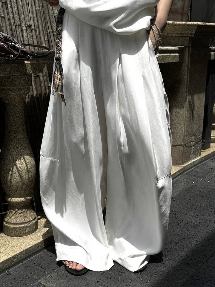 Flydende Bukser med Vide Ben — Casual Minimal Goth for engroshandel hos Simple Moderne